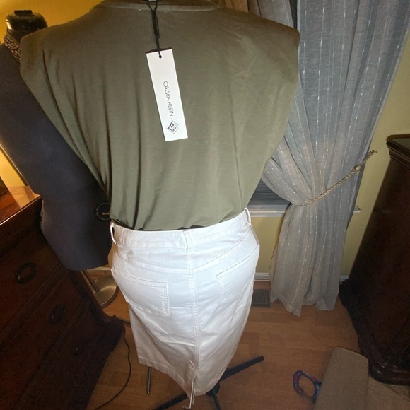 NWT Calvin Klein T - Picture 2 of 5